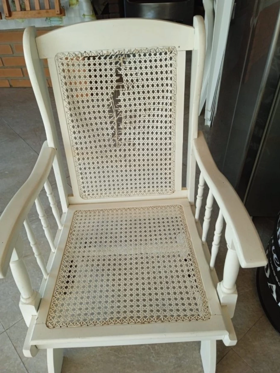 Foto 56:  — Reforma de Móveis em Junco Sintético e Cadeiras de Palhinha Natural Sintético Ariel